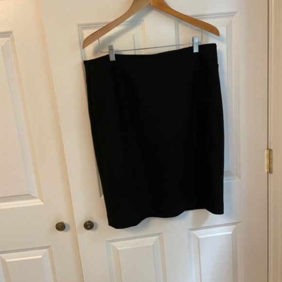 Two Halogen pencil skirts - Picture 1 of 6